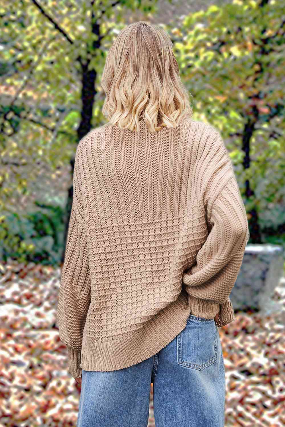Kamila - Sweater with Round Neck